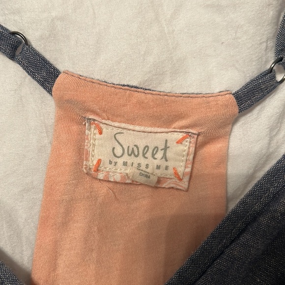 Embroidery Razor Back - Picture 4 of 4